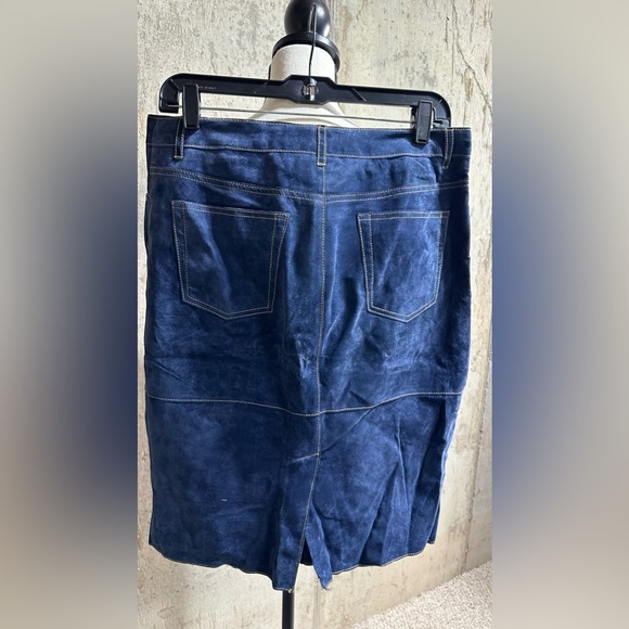 Isaac Mizrahi for Target - Suede “blue jean” style straight skirt, Size 10 - Picture 4 of 4